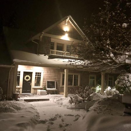 Amara Bed & Breakfast (Adults Only) Sidney Esterno foto